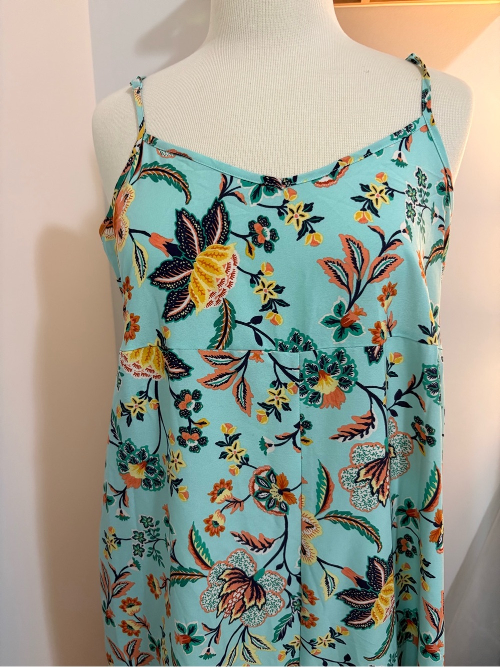 Emery Rose Floral Jumpsuit with Ruffled Legs - Picture 2 of 13